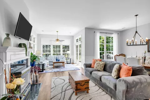 25 Silverspring Dr, Lakewood, NJ 08701