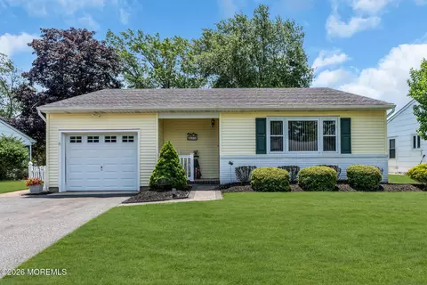 39 Eton Rd, Toms River, NJ 08757