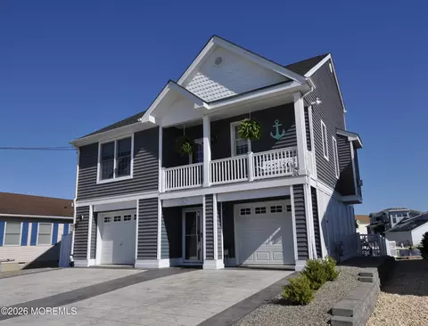 941 Mallard Dr, Lanoka Harbor, NJ 08734