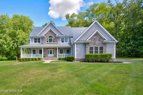 34 La Valley Dr, Manalapan, NJ 07726