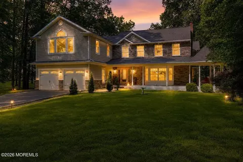 8 Grover Ct, Jackson, NJ 08527