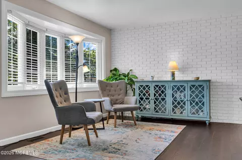 1126 Overlook Dr, Toms River, NJ 08753