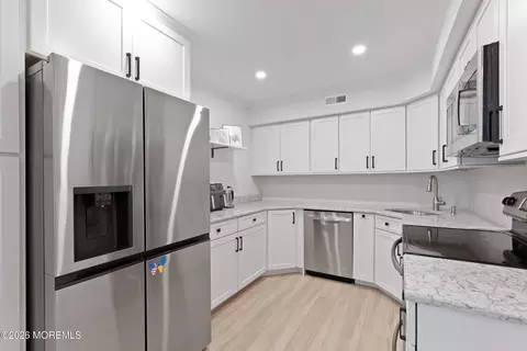 40 Wareham Ct, Scotch Plains, NJ 07076