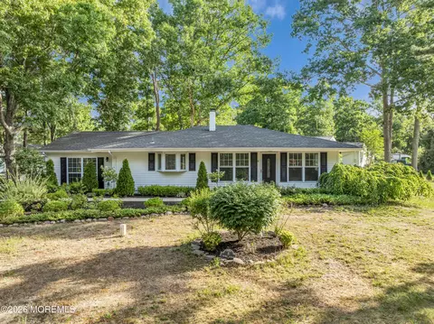 8 Anchor Ave, Manahawkin, NJ 08050