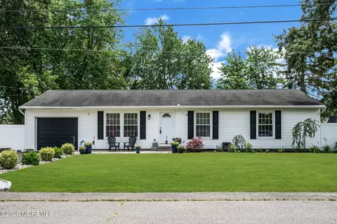 417 Chestnut Dr, Lanoka Harbor, NJ 08734