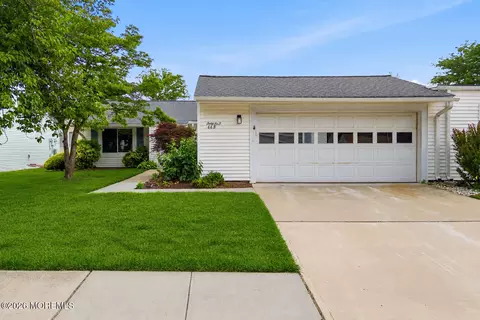 66 Essex Rd # B, Monroe, NJ 08831