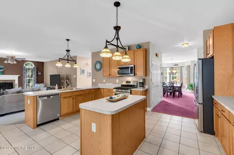 Kitchen - 31 Conor Rd, Jackson, NJ 08527 photo 5 of 14