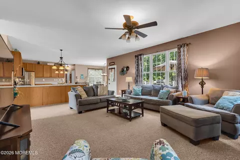 Living - 31 Conor Rd, Jackson, NJ 08527 photo 4 of 4