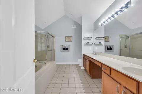 Bath - 31 Conor Rd, Jackson, NJ 08527 photo 2 of 10