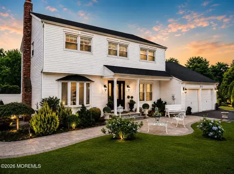 6 Tall Oaks Dr, Hazlet, NJ 07730