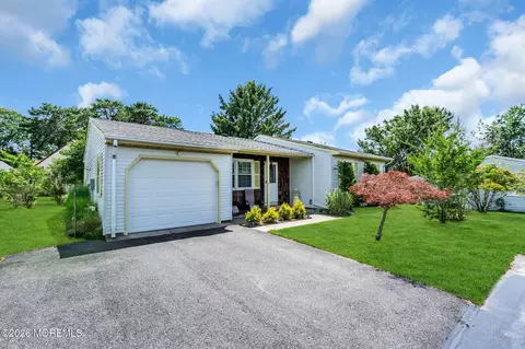 87 Chelsea Dr #72, Whiting, NJ 08759