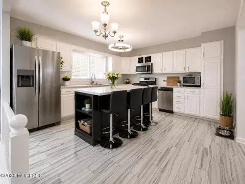 49 Maurice Ave, Holmdel, NJ 07733