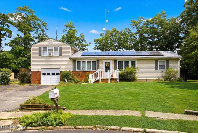 17 Darye Ct, Toms River, NJ 08755