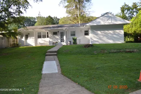 14 Homestead Ln, Roosevelt, NJ 08555