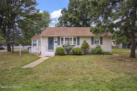 120 John St, Brick, NJ 08724