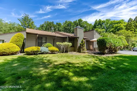 33 Hampton Ct, Red Bank, NJ 07701