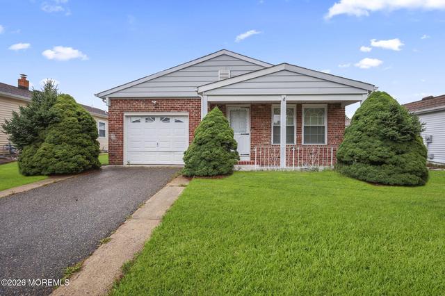 24 Merrilee Ln, Toms River, NJ 08757