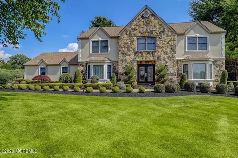 6 Woodhollow Dr, Holmdel, NJ 07733