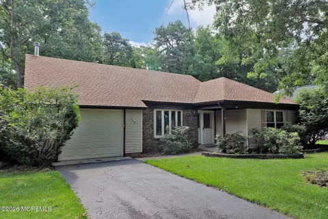 50 Morning Glory Ln, Whiting, NJ 08759