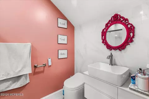 Bath - 422 Everett Rd, Holmdel, NJ 07733 photo 6 of 8