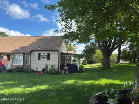 Exterior - 11 Amesbury Rd #E, Whiting, NJ 08759 photo 3 of 5