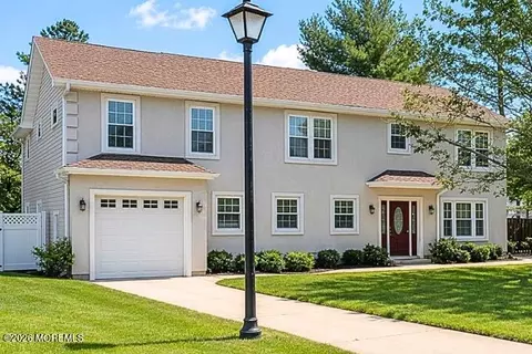 237 Rodman Ct, Eatontown, NJ 07724
