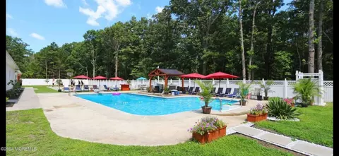 109 Cates Rd, Egg Harbor Twp, NJ 08234