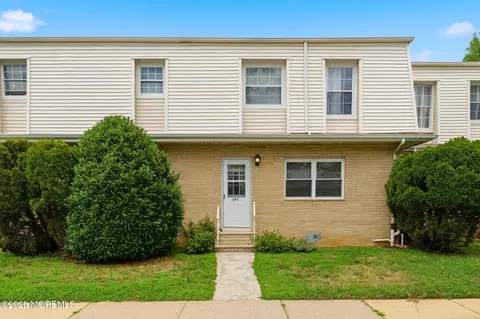 89 White St #C, Eatontown, NJ 07724