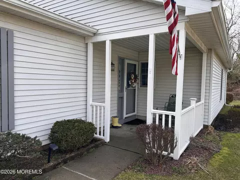 1904 Cherryvale Ct, Toms River, NJ 08755
