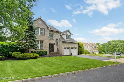 27 Goshawk Ct, Morganville, NJ 07751