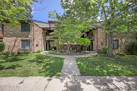 156 Cross Slope Ct #D, Manalapan, NJ 07726