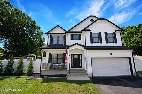 345 Meinzer St, Cliffwood, NJ 07721