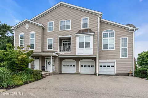 41 Bryce Ln #1401, Manahawkin, NJ 08050