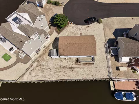 34 Clara Dr, Manahawkin, NJ 08050