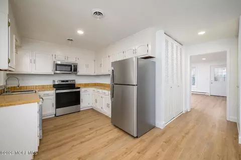 37 Cambridge Cir #B, Manchester, NJ 08759