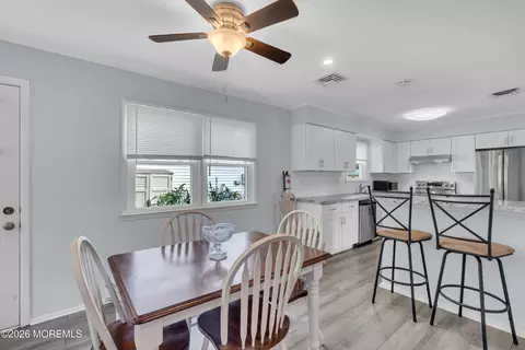 Dining - 81 Blake Cir, Brick, NJ 08724 photo 3 of 4