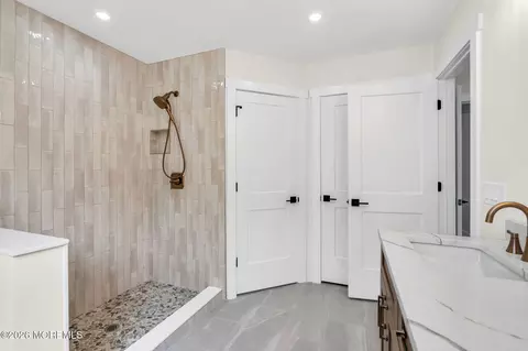 Bath - 614 Beach Blvd, Forked River, NJ 08731 photo 3 of 3