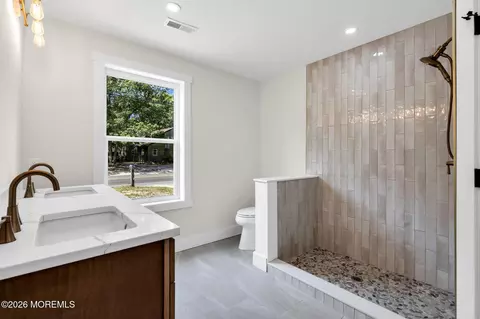 Bath - 614 Beach Blvd, Forked River, NJ 08731 photo 2 of 3