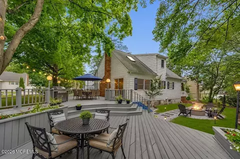 21 Park Ave, Hazlet, NJ 07730