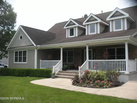 550 Egenolf Pl, Bayville, NJ 08721