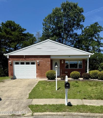 16 Brisbane Ct, Toms River, NJ 08757