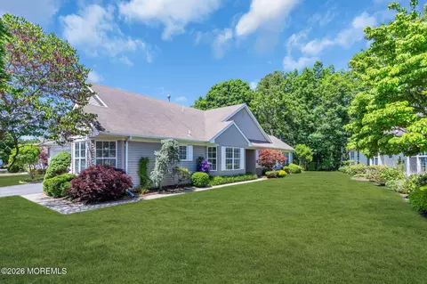 23 Oakmont Rd, Lakewood, NJ 08701