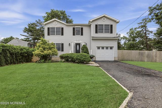1032 Birmingham Ave, Toms River, NJ 08757