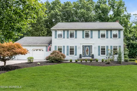 28 Jennifer Dr, Red Bank, NJ 07701