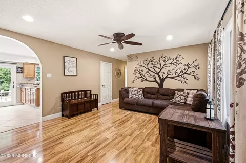 Living - 39 Cambridge Dr, Jackson, NJ 08527 photo 2 of 2