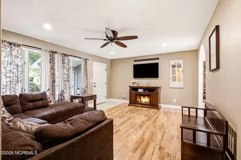 Living - 39 Cambridge Dr, Jackson, NJ 08527 photo 1 of 2