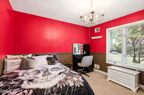 Bedroom - 39 Cambridge Dr, Jackson, NJ 08527 photo 2 of 4