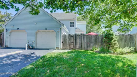 16 Whitman Ct, Freehold, NJ 07728