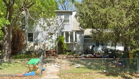 23 Carey St, Lakewood, NJ 08701