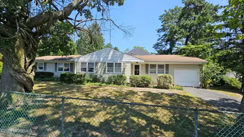 133 Yale Dr, Lakewood, NJ 08701